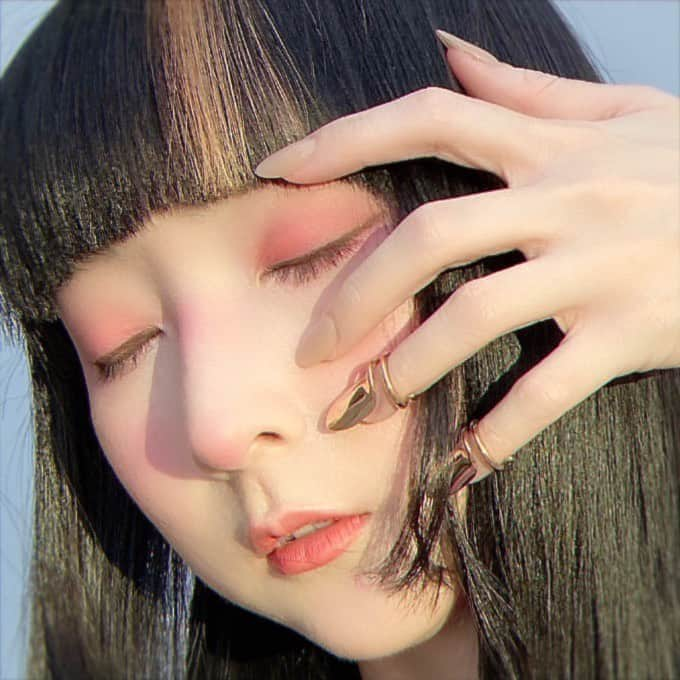 RinRinさんのインスタグラム写真 - (RinRinInstagram)「Can’t remember when was the last time I had such long nails 😂  nail modeling for @number76_chisako ‘s OPI contest~ please vote for her by liking our photo on HER profile! 🙇🏻‍♀️ こんな長いネイル久しぶり〜エレガントでいいな！✨ @number76_chisako のネイルモデルさせていただきました〜チサコさんのプロフィールでうちの写真をライクしてね〜🙇🏻‍♀️今コンペ中！  . Nails by @number76_chisako  Nail rings by @fangophilia #fangophilia  . 👉🏻 #rinrindollnails  . #rinrindoll #japan #tokyo #japanesefashion #tokyofashion #harajukufashion #東京 #コーデ #今日のコーデ #nails #japanesenails #japanesegel #gelnails #nailring #japanesenailsalon #tokyonailsalon #omotesandonailsalon #opi #opigel #東京ネイルサロン #表参道ネイルサロン #ジェルネイル #ベージュネイル #秋ネイル #おしゃれネイル #autumnnails  #number76 #number76nail」9月6日 0時55分 - rinrindoll