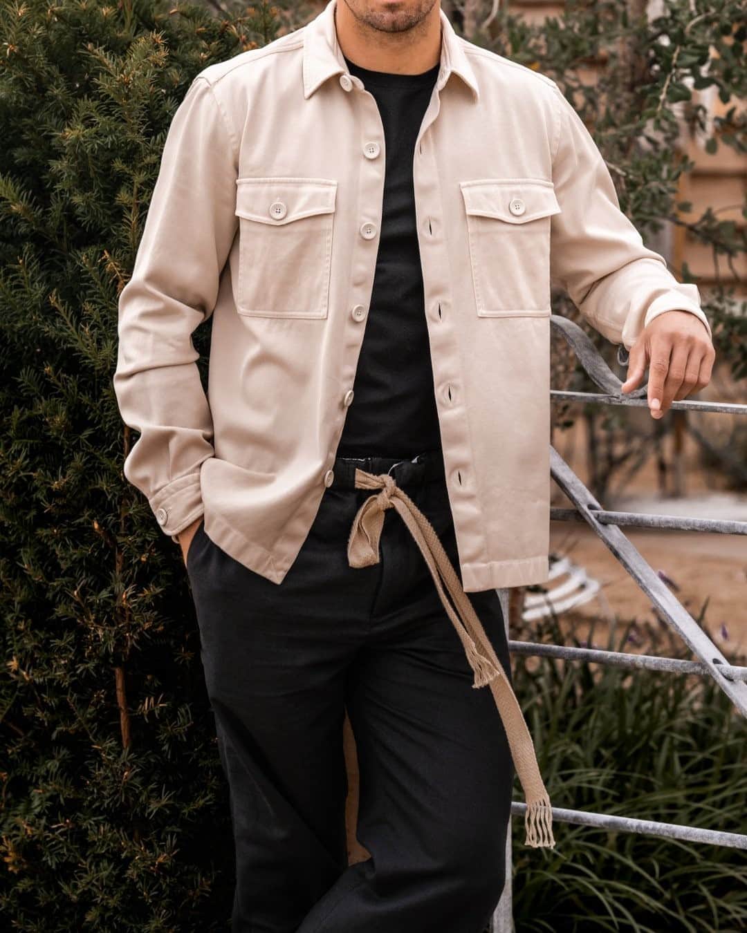 のインスタグラム：「Not quite a shirt, not quite a jacket—perfect for this in-between time. #MRPORTER」
