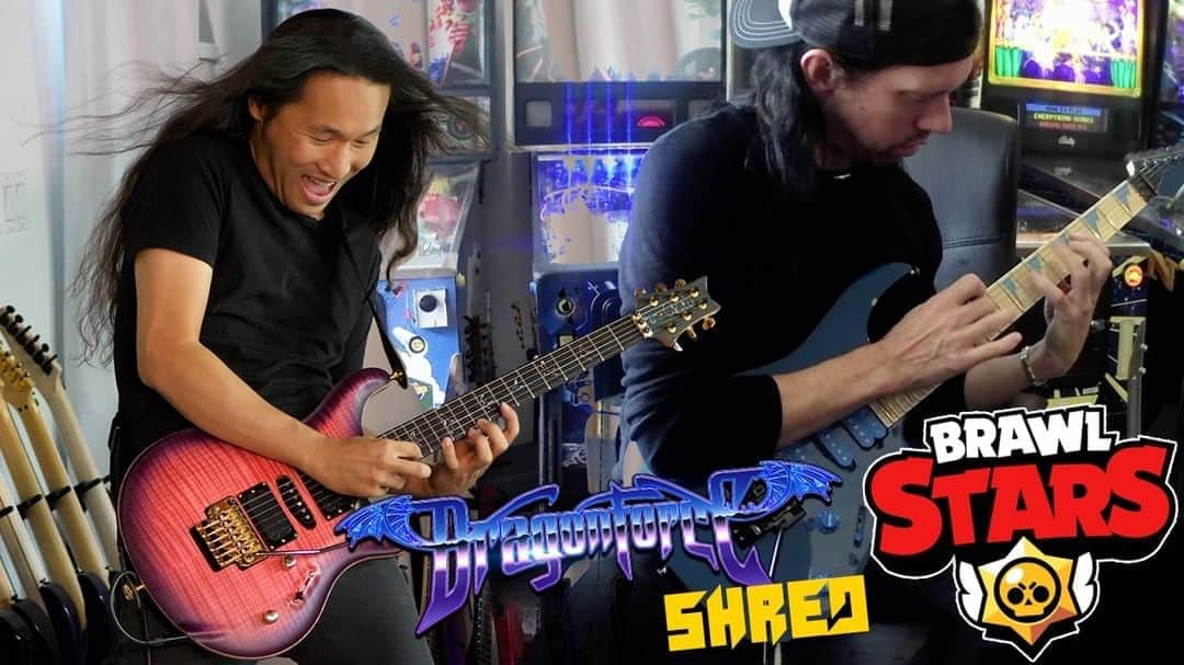 ハーマン・リさんのインスタグラム写真 - (ハーマン・リInstagram)「VIDEO: DragonForce Shreds Starr Park Theme Song from @brawlstars ! Check out what Sam Totman and I did to the Brawl Stars theme song! 🤘😱🤘 Link on bio/stories or watch at youtube.com/dragonforce  #dragonforce #HermanLi #SamTotman #shredcollab #brawlstars #StarrPark #Ad #guitarist #guitaristsofinstagram #guitarsolo #prsguitars #vintageguitars #modernguitars」9月6日 1時00分 - hermanli