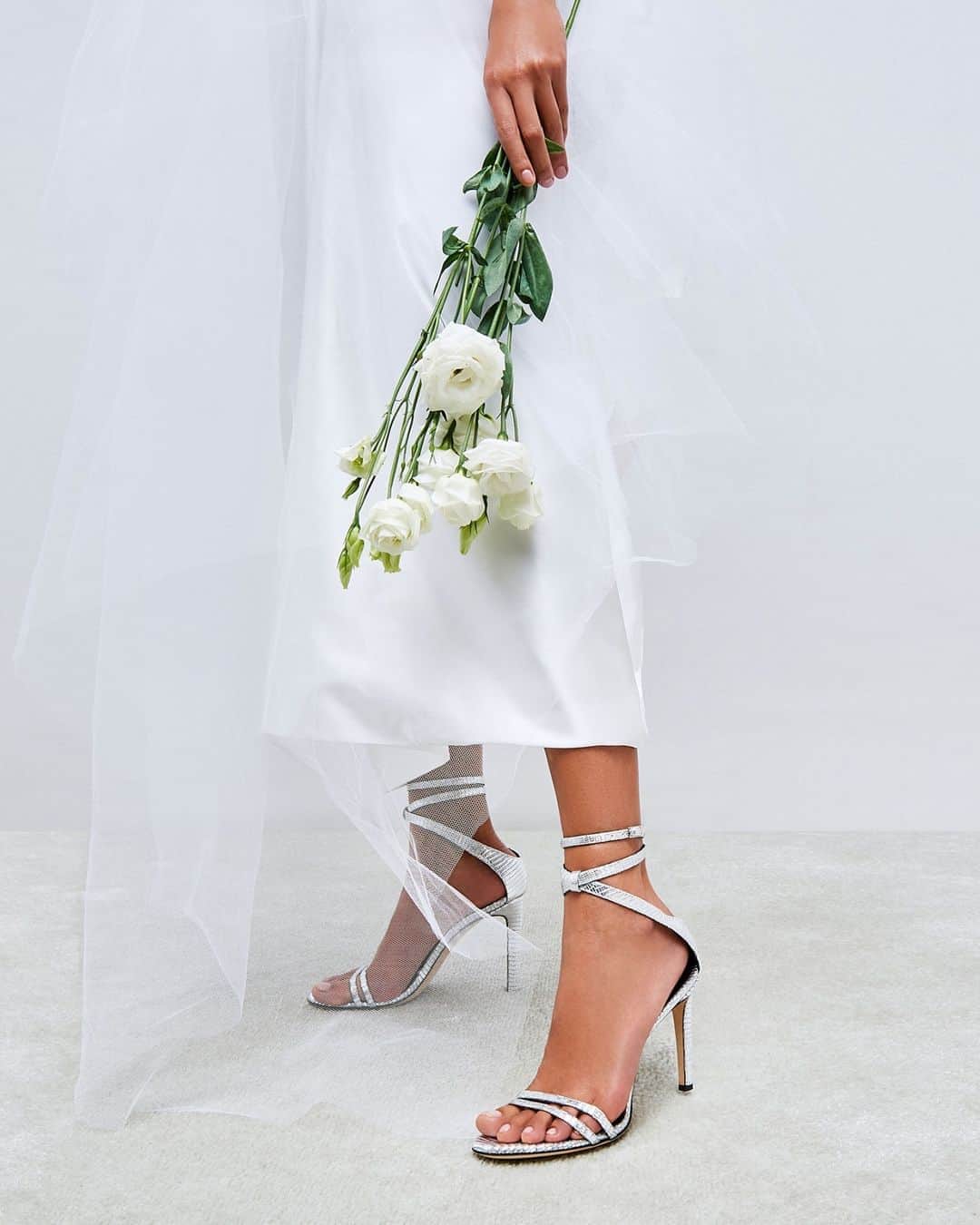 Giuseppe Zanotti Designさんのインスタグラム写真 - (Giuseppe Zanotti DesignInstagram)「Strappy, sensual, gorgeous. For the bride who makes a statement every day of her life—the CATIA. #GiuseppeZanotti #gzfw20」9月6日 1時01分 - giuseppezanotti