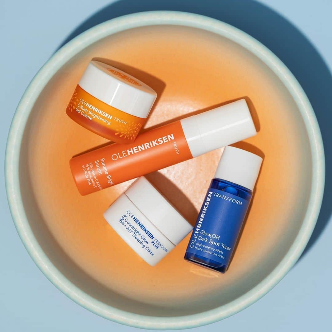 のインスタグラム：「Serving you glowing skin with four irresistible minis 😍😍😍 Get this FREE mini 4-piece set with any $60+ order. Who else needs these in their life? 🙋🏼🙋🏽‍♂️ - Gift includes minis of Banana Bright Vitamin C Serum, C-Rush Brightening Gel Creme, Goodnight Glow Retin-ALT Sleeping Creme & Glow2OH Dark Spot Toner. Ends 9/7/20. Use code: LABORDAY.」