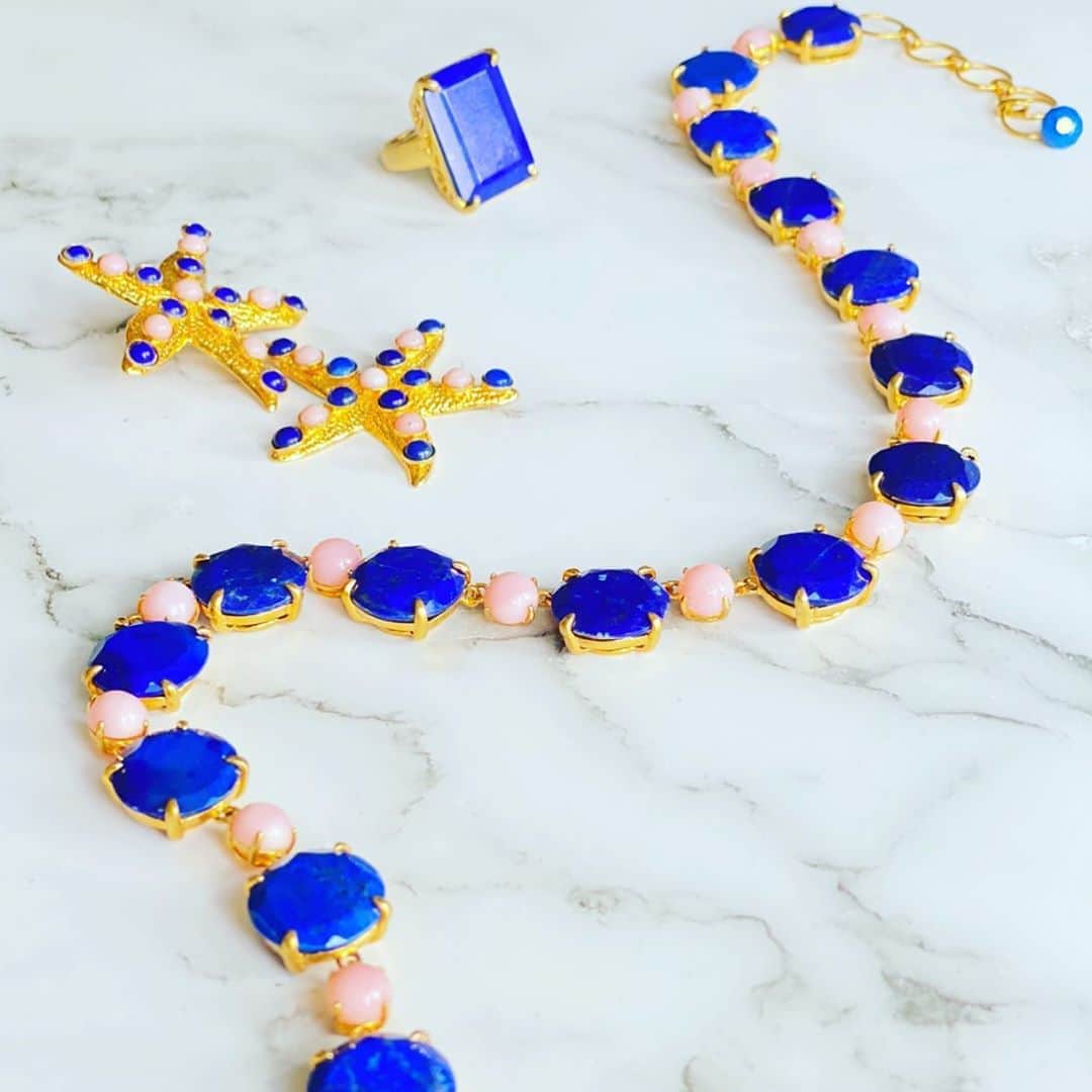 バウンキットさんのインスタグラム写真 - (バウンキットInstagram)「Classic rivière with colors that will brighten yours day . . . . . . #jewelry #jewelryset #jewelrybrand #jewelrystyle #handmade #fashionjewelry #gemstone #necklace #instadaily #musthave #rings #earrings #sterlingsilver #design #lapis #pinkopal #bespoke #neckmess #madeinusa #jewelrysale #style #rivierenecklace」9月6日 1時41分 - bounkitnyc