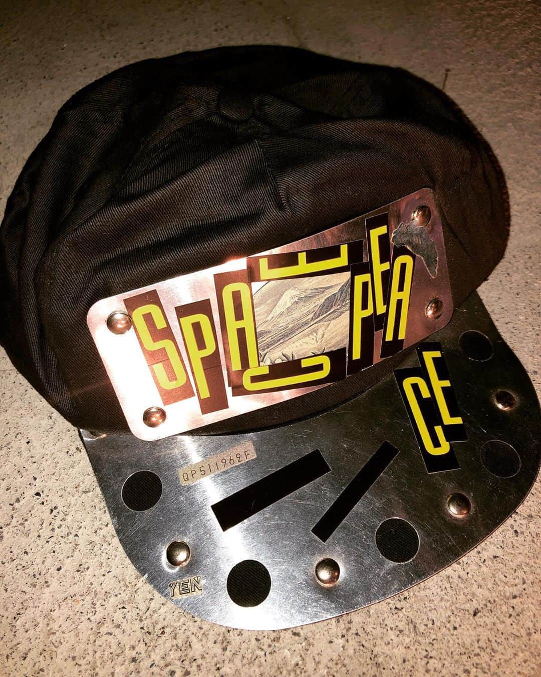のインスタグラム：「富士山 Scrap 鉄板 Cap 2010？ #LVASP #野口英世 #奥から出てきたシリーズ」