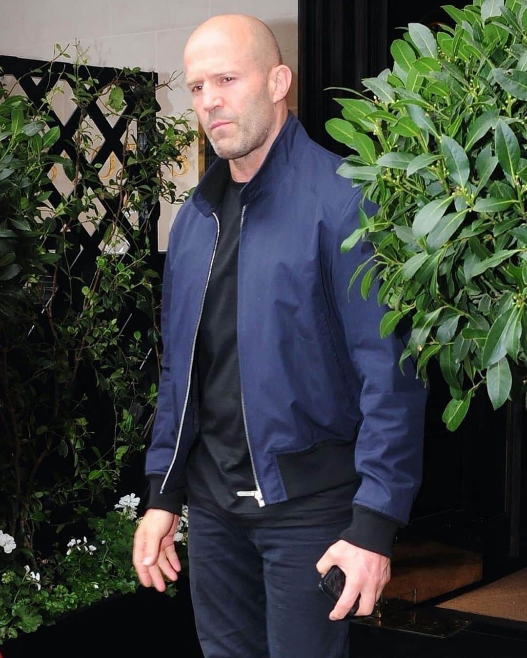 Just Jaredさんのインスタグラム写真 - (Just JaredInstagram)「@rosiehw and @jasonstatham are spotted out for lunch in London. More pics now on our site! #RosieHuntingtonWhiteley #JasonStatham Photos: Backgrid」9月6日 1時39分 - justjared