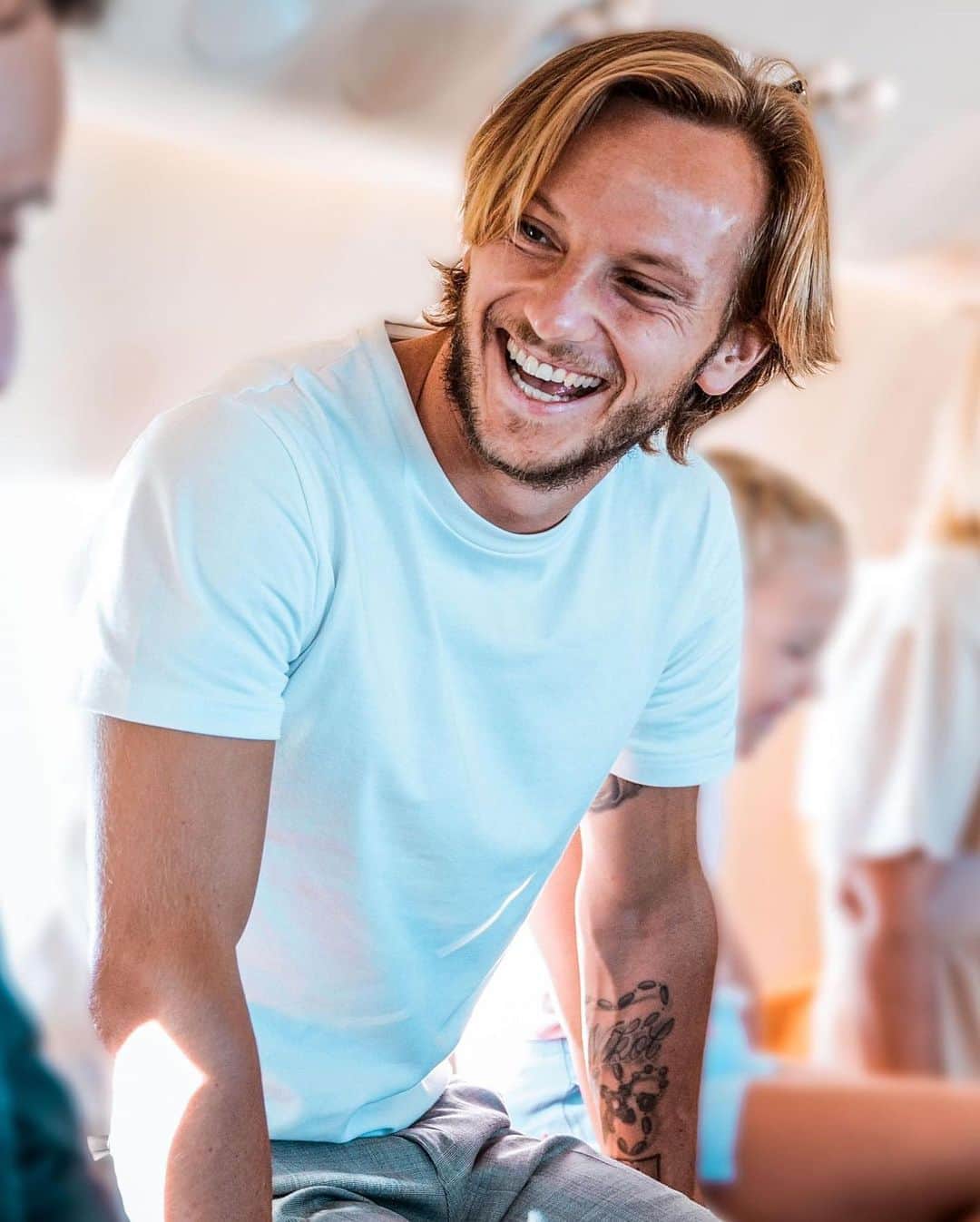 イヴァン・ラキティッチのインスタグラム：「Current mood! Have a nice weekend! 😁☺️#ivanrakitic #vamosmisevilla」