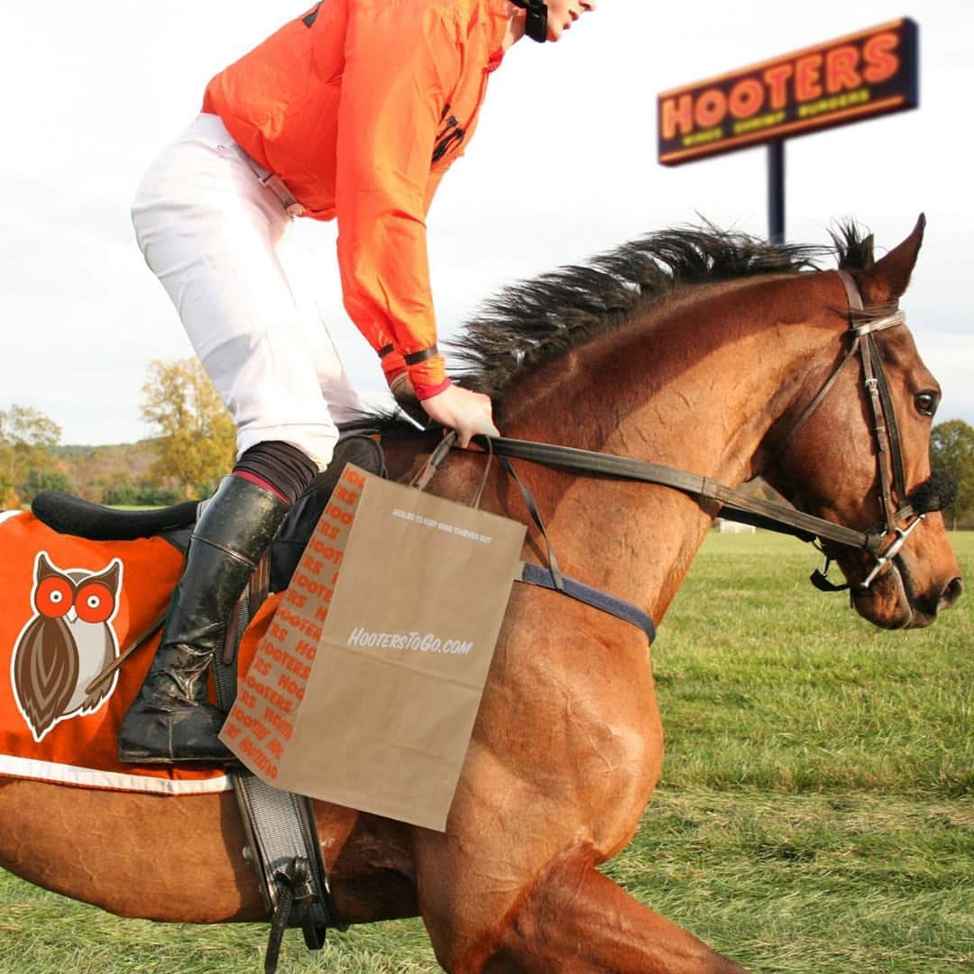 Hootersさんのインスタグラム写真 - (HootersInstagram)「Who would have thought we would be watching the #KentuckyDerby in September from afar? Not us. But we’re galloping forward.   Need to spruce up that watch party? Use code ONTHEFLY20 for 20% off $30+ orders or code ONTHEFLY25 for 25% off $50+ orders on HootersToGo.com or our app.   *Valid at participating locations only. Cannot be combined with other offers.」9月6日 2時01分 - hooters