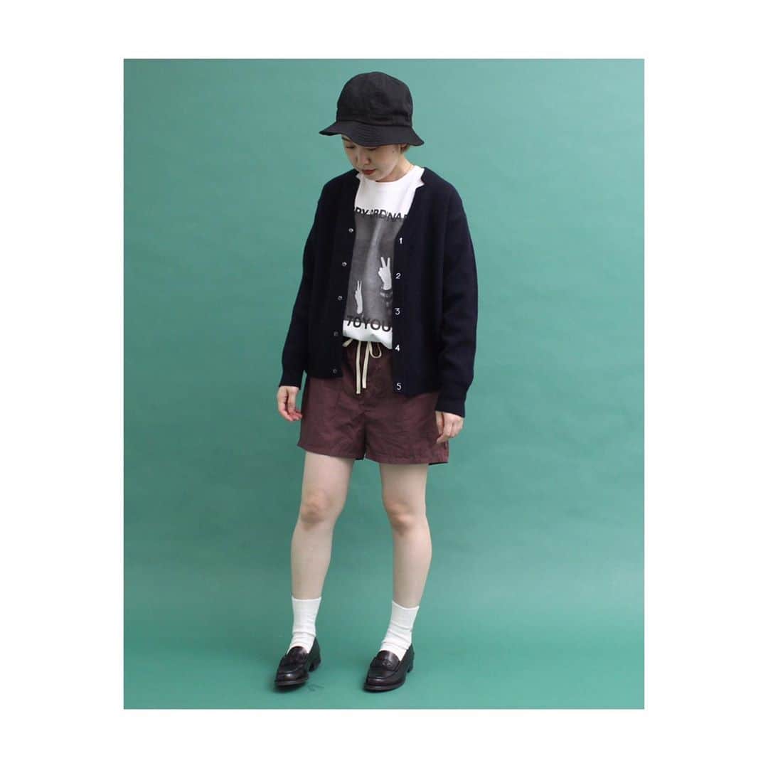iami_official_instagramさんのインスタグラム写真 - (iami_official_instagramInstagram)「【coordinate】  秋の始まりはこれくらい軽めのコーディネートがおすすめです。  部屋着から外着へ 小物の合わせ方で自由にアレンジを。  チェックパンツはセットアップで着られるシャツも展開中。  short pants ¥6,500+tax  cardigan(予約商品) ¥10,100+tax  long sleeve T-shirt coming soon...  ____________________________  #iamiinfact  #latlierdusavon  @latelier_du_savon_official  @ambidex_store」9月6日 12時55分 - iamiinfact