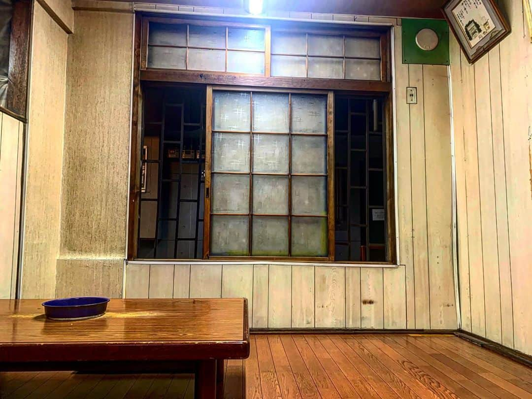 結生のインスタグラム：「昨日行ったホルモン屋 #昭和レトロ #札幌」