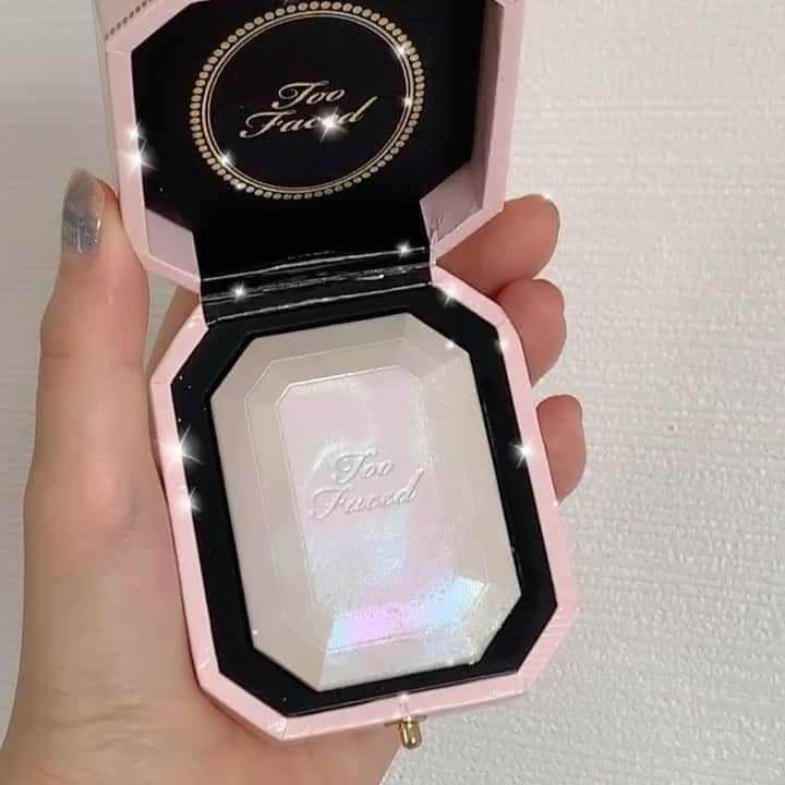 のインスタグラム：「💎💎💎💎💎  顔に乗せたときもパケも可愛いが過ぎてるからみんな買ったほうがいい」