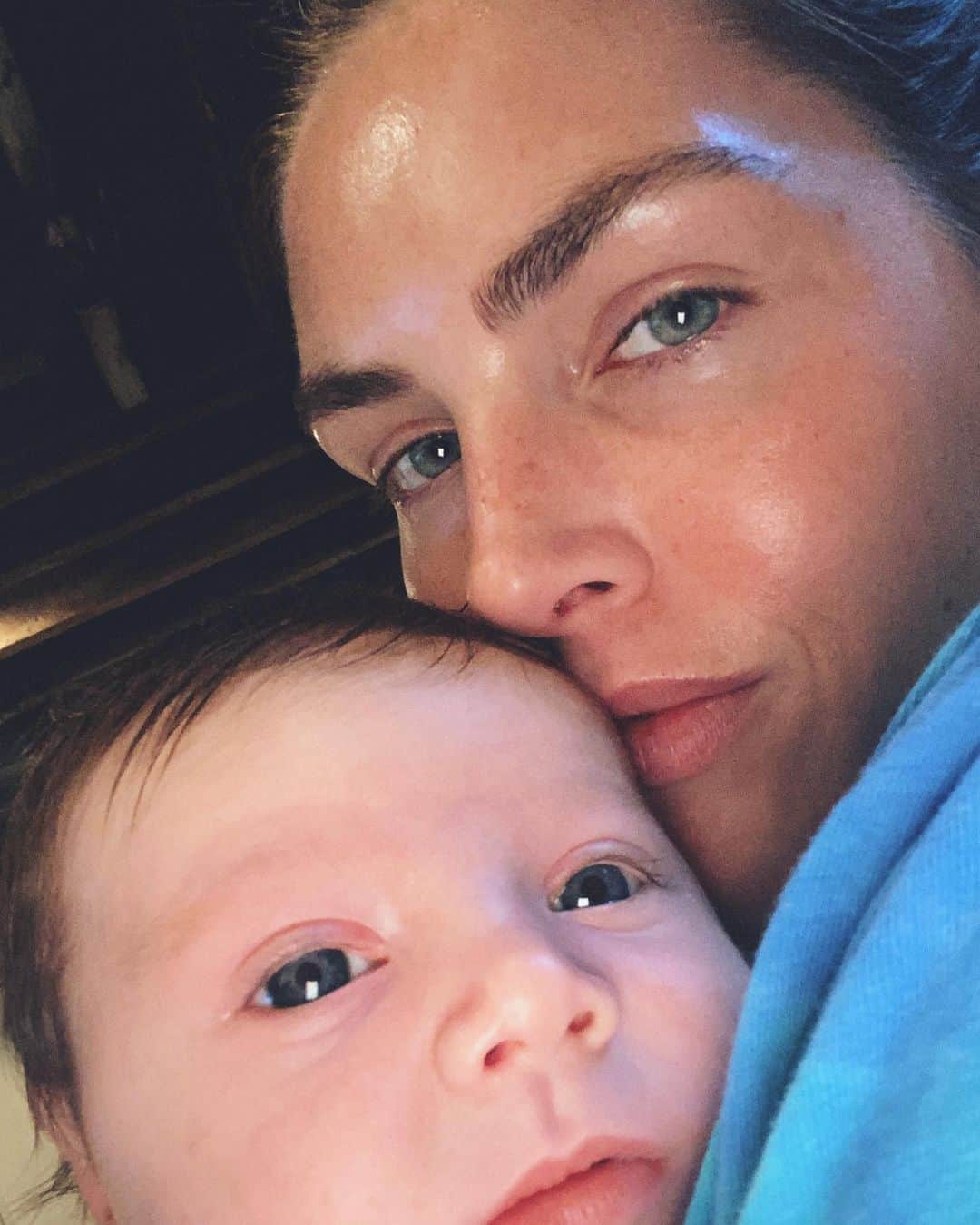 ヒラリー・ローダのインスタグラム：「🌎」