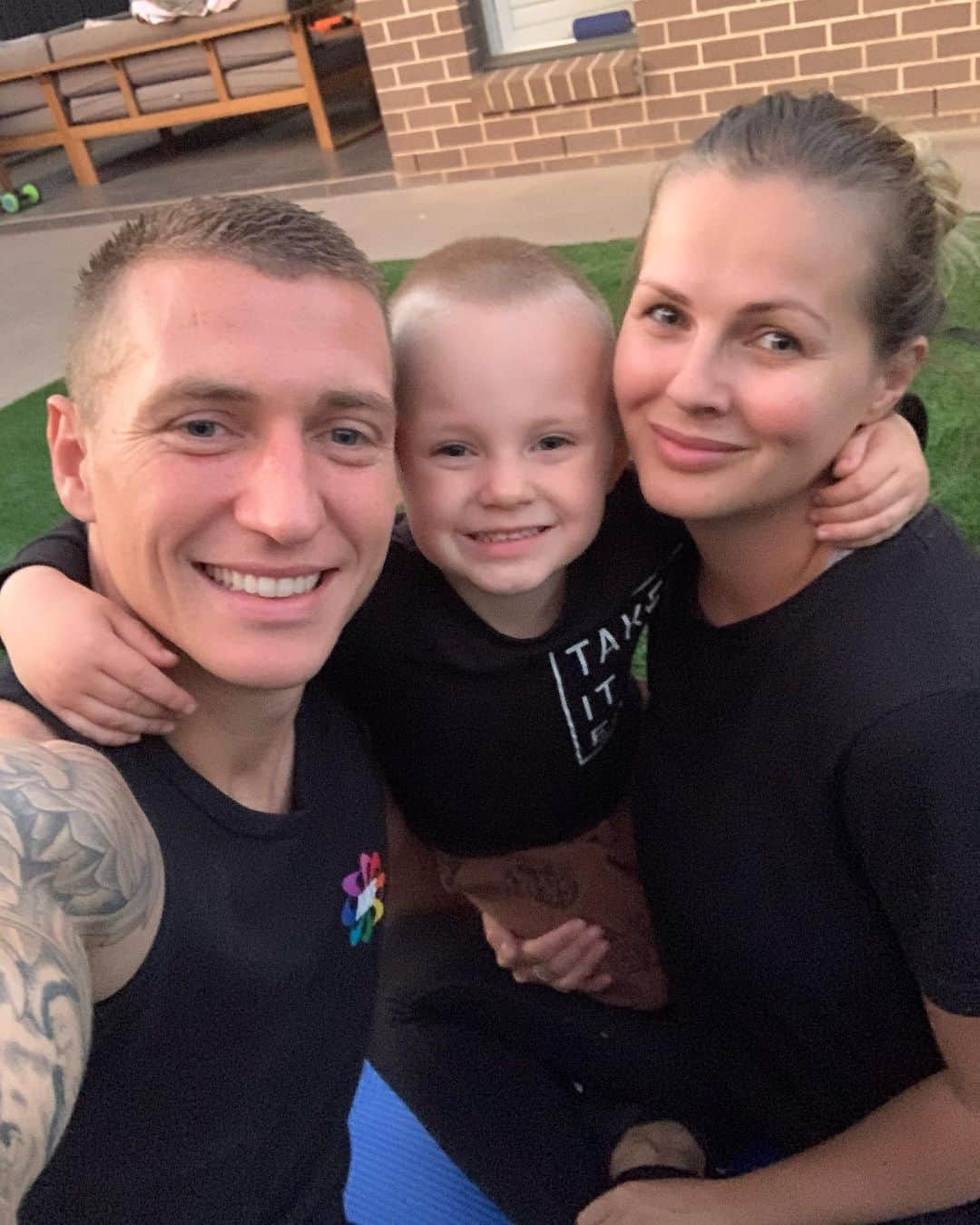 ミッチェル・デュークのインスタグラム：「Happy Fathers Day! Always hard being apart from Family & loved ones especially on little occasions like this so never take for granted the fact that you can just be with your family when they are around! Missing mine like crazy ❤️❤️」