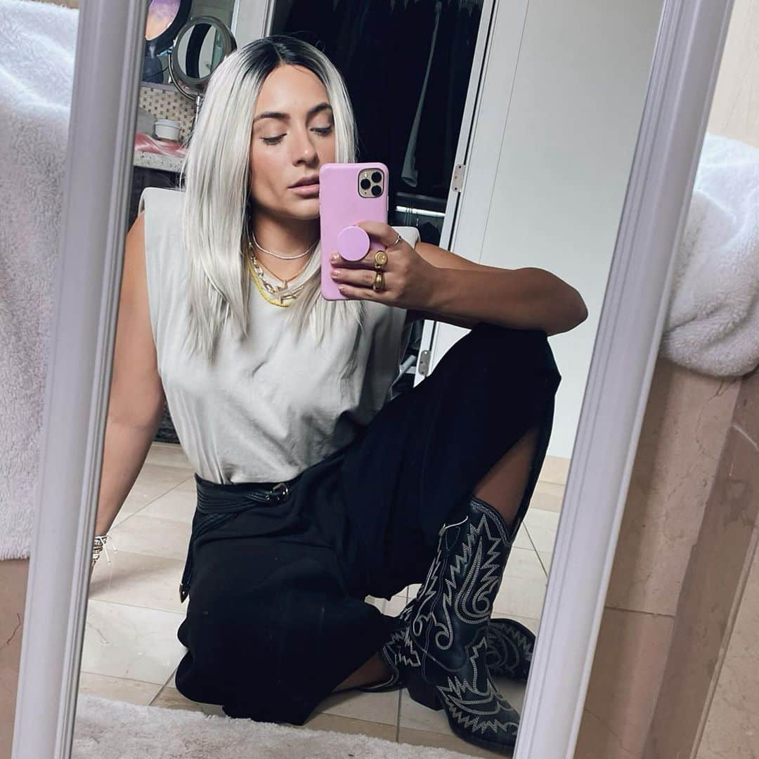 Ana Brenda Contrerasのインスタグラム：「Holi ⚡️」
