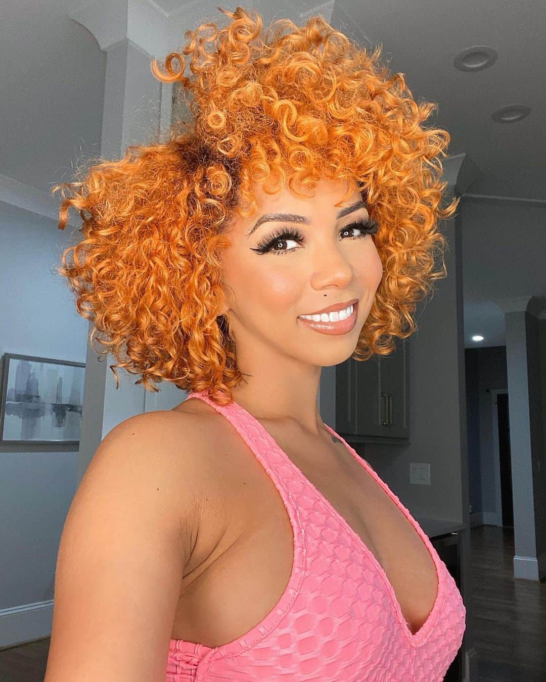 Brittany Rennerのインスタグラム：「Chucky 🔪👩🏽‍🦰 Lashes: @luvlashesco in “Luna”  Hair: @beeblondor」