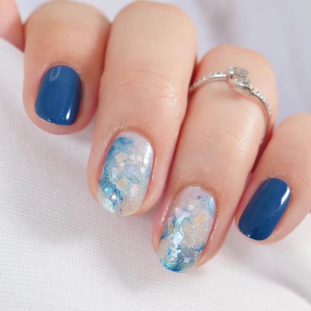 OPIさんのインスタグラム写真 - (OPIInstagram)「#OPIObsessed with this #OPINailArt featuring #OPIMuseofMilan 💙@chatter_nails  Shades: #DuomoDaysIsolaNights, #OPINailstheRunway, and #ThisColorHitsAlltheHighNotes.」9月6日 12時09分 - opi
