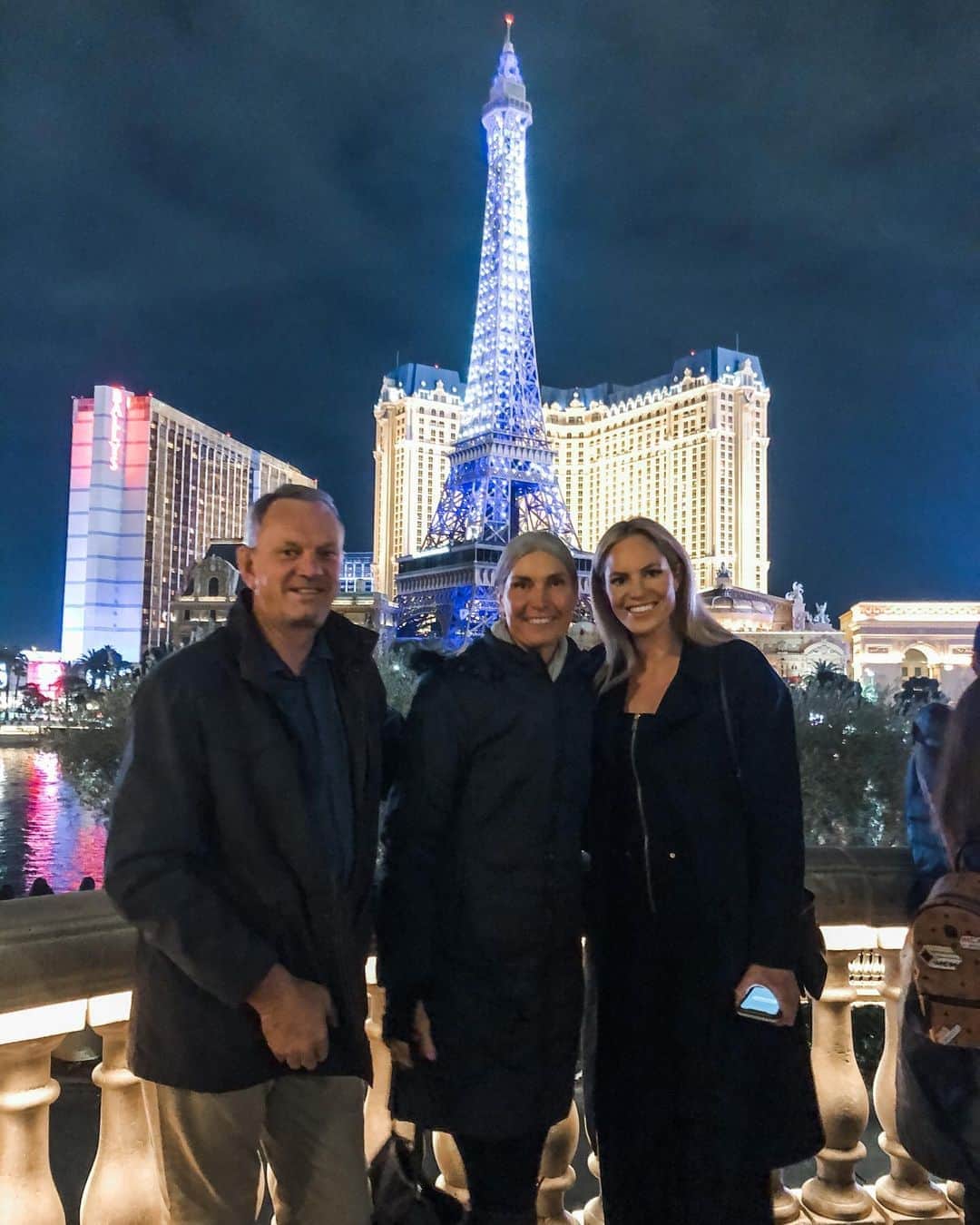 エミリー・シーボームのインスタグラム：「Behind every great daughter is a truly amazing dad!  #happyfathersday #dad #vegas #bestdad #sunday #brisbane」