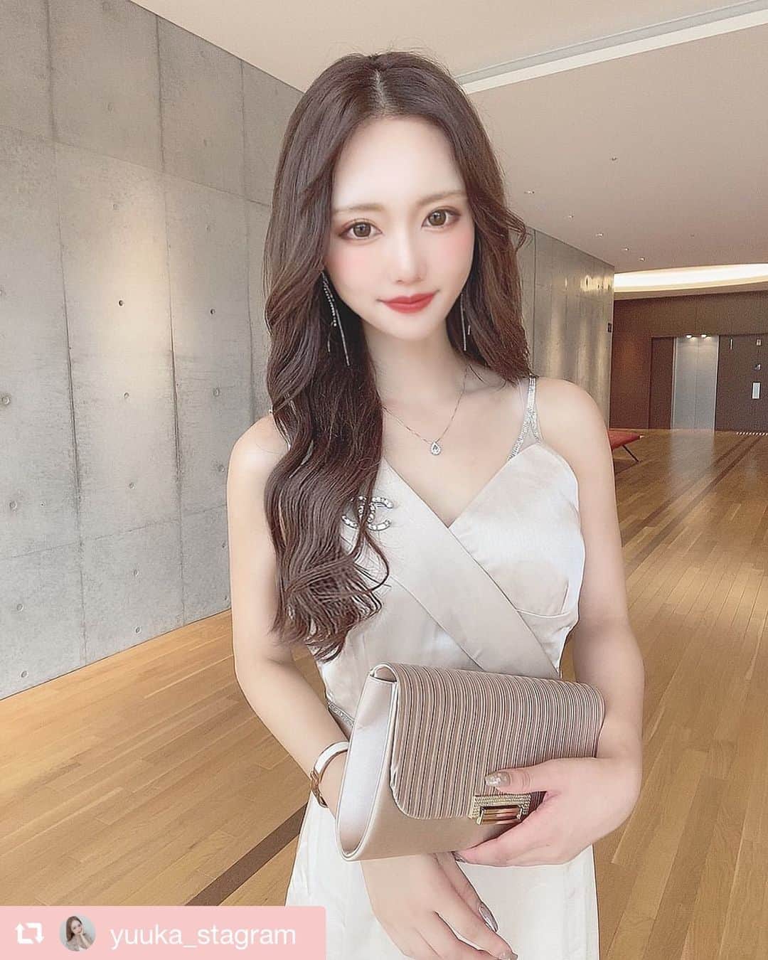 のインスタグラム：「＊ リポストを使って、素敵な写真📸を投稿されてる方を紹介させて頂く 【💄美女グラム✨】のコーナーです👀 ＊ いいねやコメント、フォローして応援してね♡ ＊ 今回ご紹介させて頂きますのは 〈@yuuka_stagram〉さんの素敵なお写真📸 ＊ ＊ アカウントには他にも素晴らしい投稿が沢山ありますので是非覗いてみてくださいね🥺 ＊ 素敵な投稿ありがとうございました☺️✨ --------------------------------------  ドレスコード👠✨ . . . 大阪でお仕事の表彰式でした🎖」