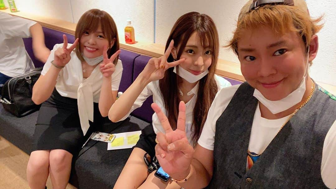 楽しんごさんのインスタグラム写真 - (楽しんごInstagram)「もう ひっさしぶりに楽しかったよー  やばい！ ネタも歌もプレゼントも沢山しちゃったー🤗 shoさんのFXセミナーもめちゃくちゃわかりやすいです。  shoさんまた是非宜しくお願い致します！  ibsセミナー　#inbestmentbusinessschool #分かりやすいFXセミナー」9月6日 12時32分 - tanoshingo.official