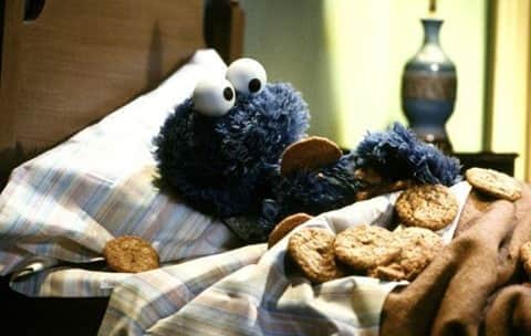 セサミストリートさんのインスタグラム写真 - (セサミストリートInstagram)「Comment 🍪 if you’re spending your Saturday like Cookie Monster.」9月6日 4時00分 - sesamestreet