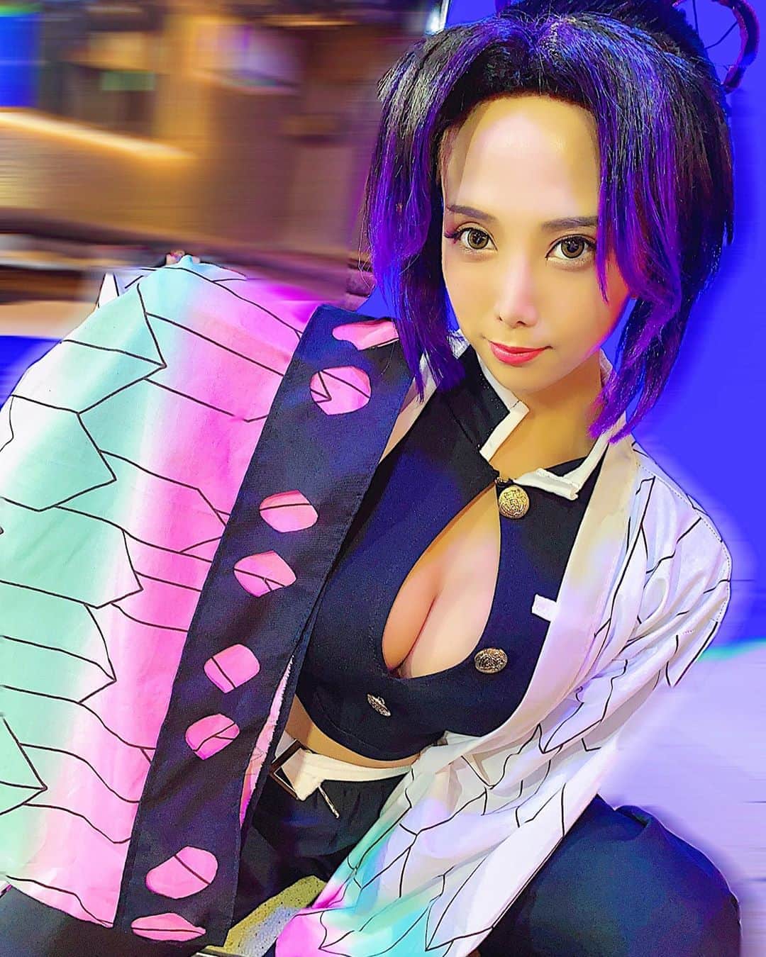 のインスタグラム：「. しっかり気に入ってますやん👈笑  今週もあっという間に終わった🍀 あっという間に年明けるんだろな😱  おやすみなさい😴  #鬼滅の刃#コスプレ#ねずこ#胡蝶しのぶ #prettywoman#pwりおな#showtime#sexy #dance#party#event#dancer #follow#followme#l4l#l4f#Japanesegirl #キャスト募集#ダンサー募集 #名古屋キャバクラ#すすきの#六本木#北新地#中洲」