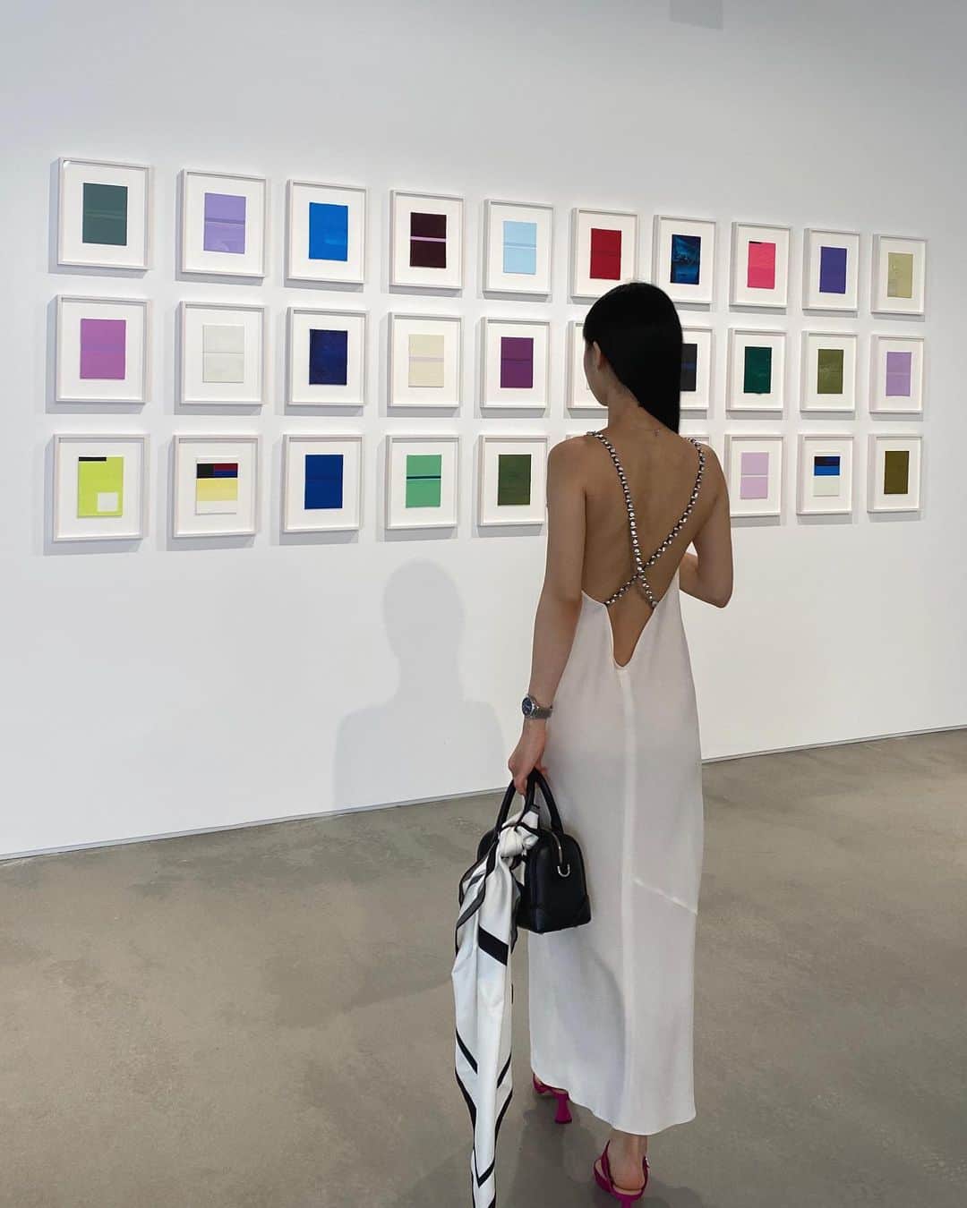 NATALIE LIAOさんのインスタグラム写真 - (NATALIE LIAOInstagram)「A new woman owned gallery in town 🥰 #MinkuKim #HelenJGallery」9月6日 4時03分 - fongminliao