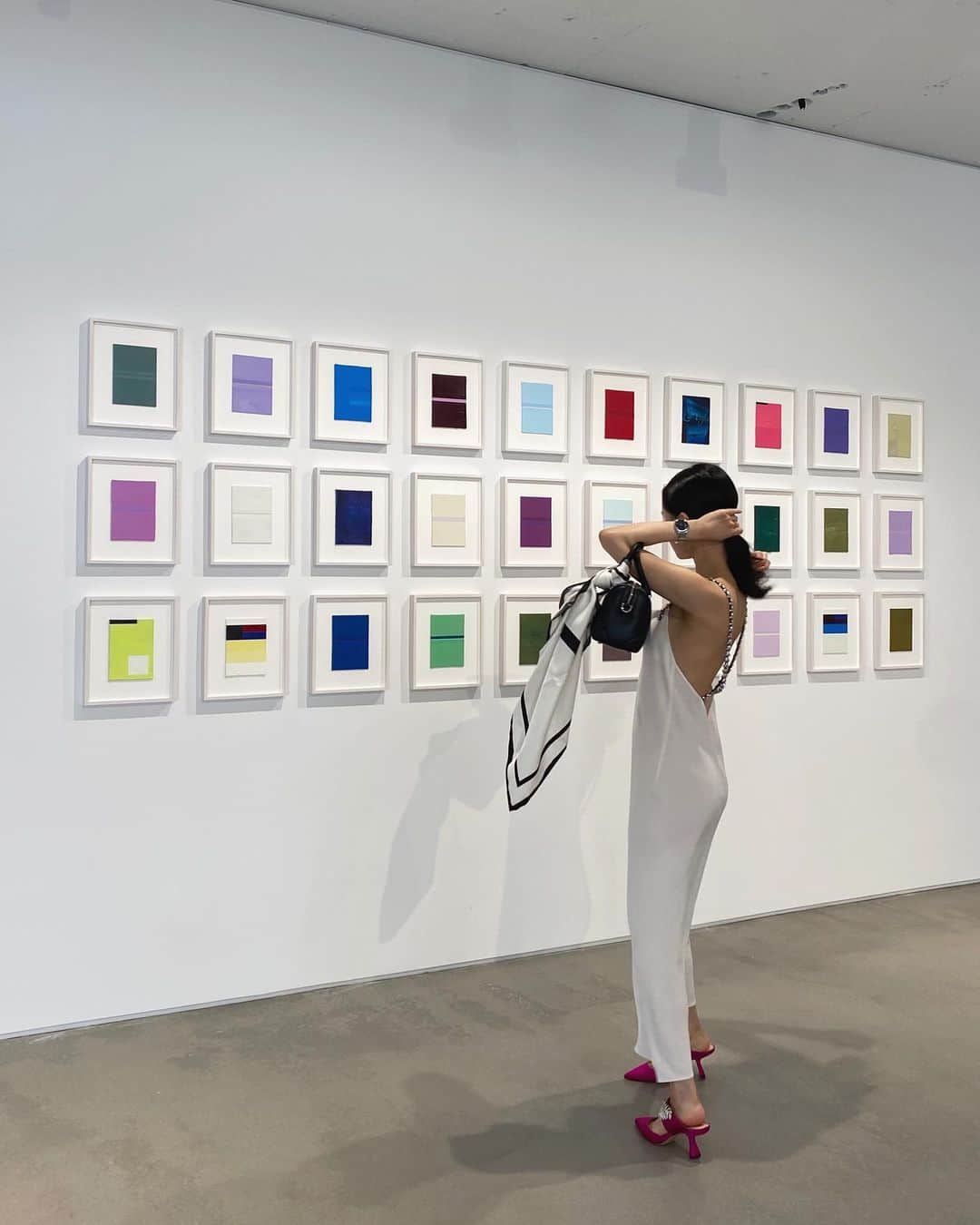 NATALIE LIAOさんのインスタグラム写真 - (NATALIE LIAOInstagram)「A new woman owned gallery in town 🥰 #MinkuKim #HelenJGallery」9月6日 4時03分 - fongminliao