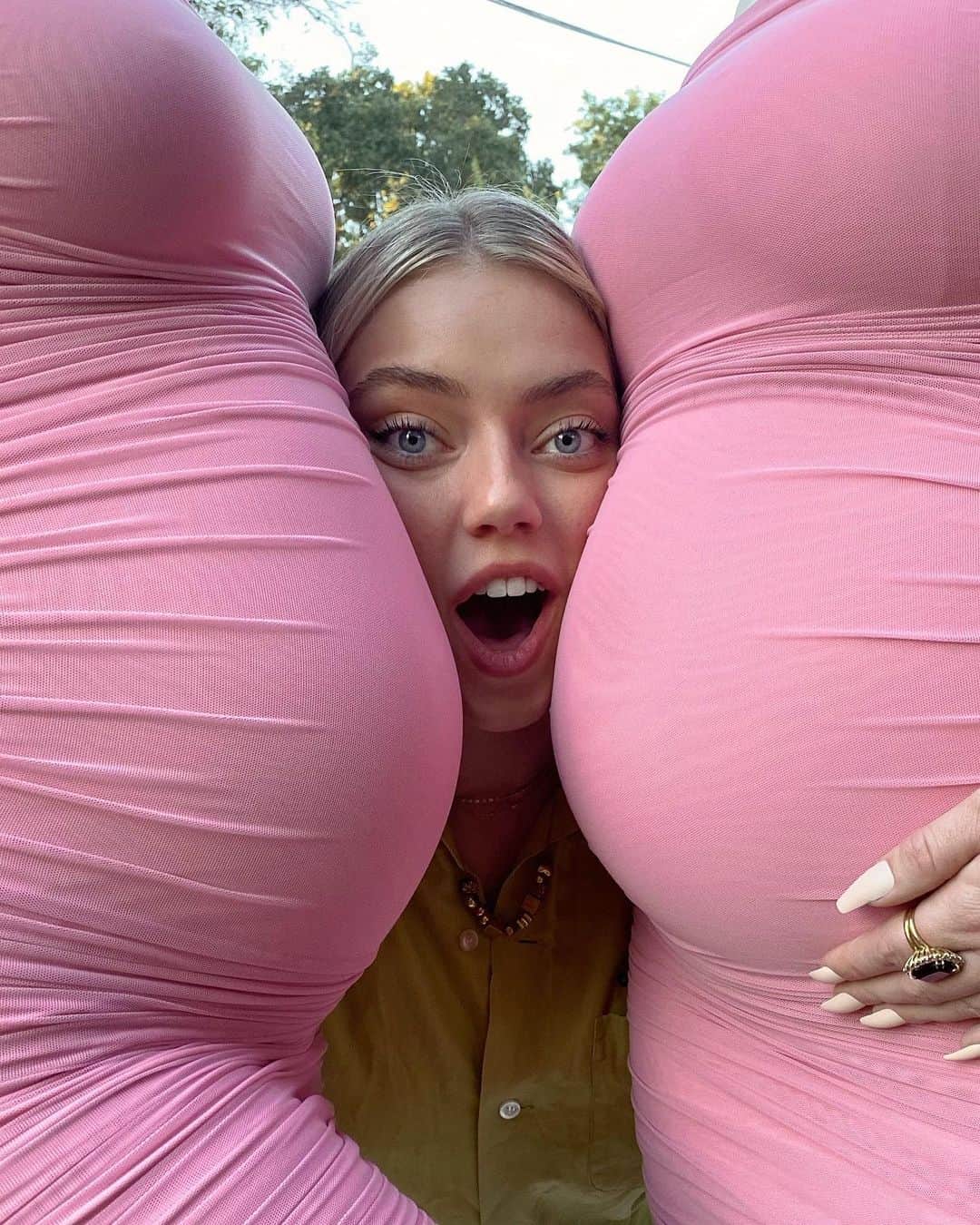 パイパー・アメリカ・スミスのインスタグラム：「Yesterday we got to celebrate my sisters and their little growing angels 🥺 love you so much @saintstarlie & @naraaziza 💗」