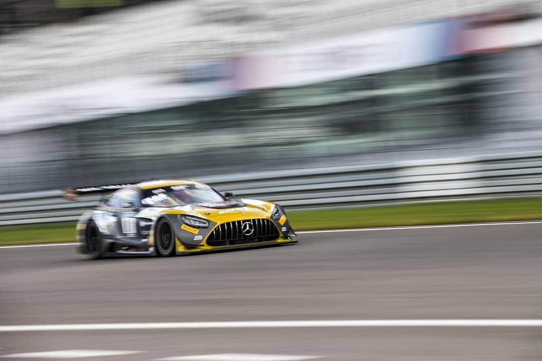 Mercedes AMGさんのインスタグラム写真 - (Mercedes AMGInstagram)「A busy day in the @gtworldchallenge is in the books. Our Mercedes-AMG Teams #4 @hauptracingteam and #88 @akkaaspteam finished the qualifying in 9th and 13th position. #87 AKKA ASP Team secures pole position in the Pro-Am Cup. The 6-hour race starts tomorrow at 11.45 a.m. CEST. Impressions from the @nuerburgring 📸  #MercedesAMG #MercedesAMGMotorsport #AMGGT3 #10yearsAMGCustomerRacing #GTWorldChEu #Nürburgring」9月6日 4時42分 - mercedesamg