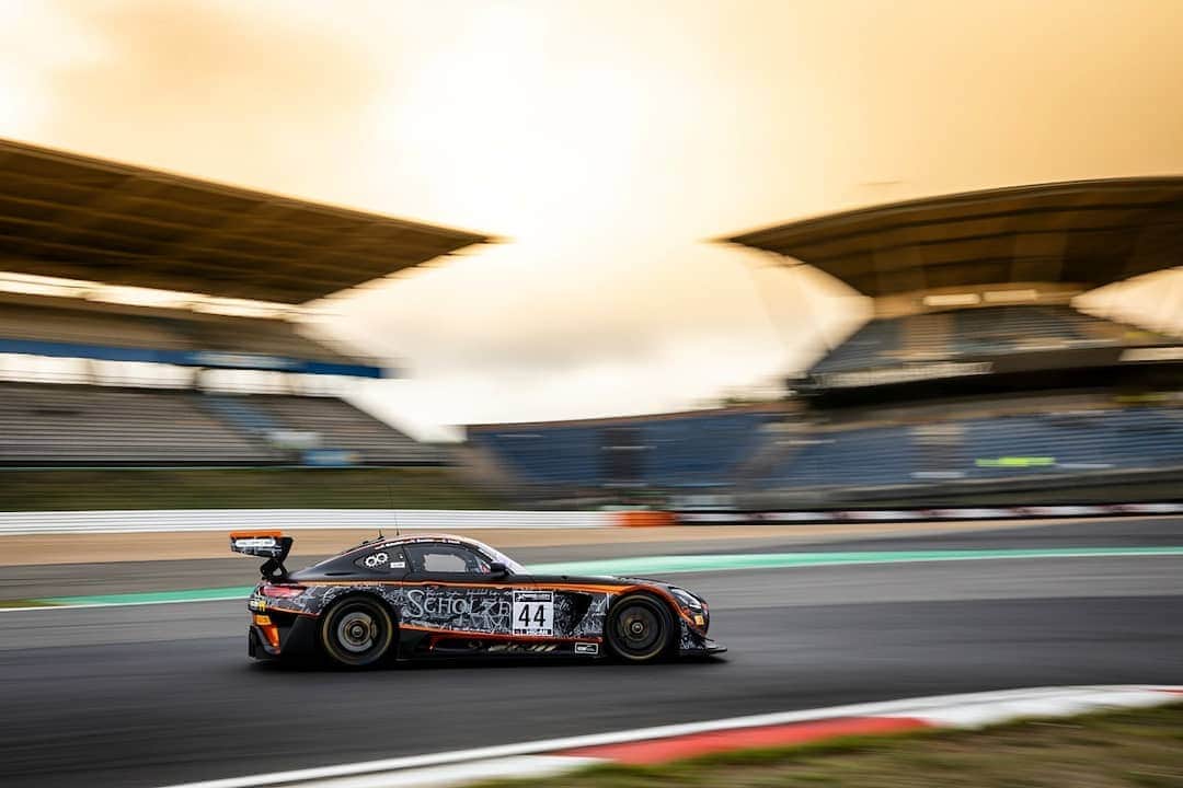 Mercedes AMGさんのインスタグラム写真 - (Mercedes AMGInstagram)「A busy day in the @gtworldchallenge is in the books. Our Mercedes-AMG Teams #4 @hauptracingteam and #88 @akkaaspteam finished the qualifying in 9th and 13th position. #87 AKKA ASP Team secures pole position in the Pro-Am Cup. The 6-hour race starts tomorrow at 11.45 a.m. CEST. Impressions from the @nuerburgring 📸  #MercedesAMG #MercedesAMGMotorsport #AMGGT3 #10yearsAMGCustomerRacing #GTWorldChEu #Nürburgring」9月6日 4時42分 - mercedesamg