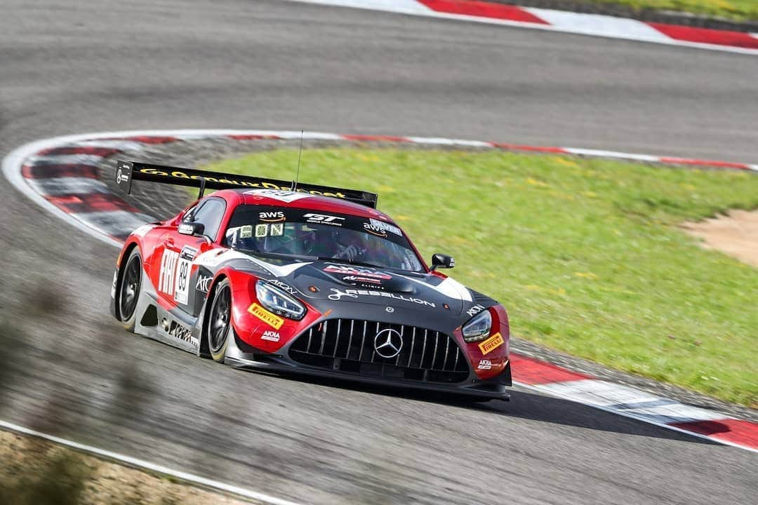 Mercedes AMGさんのインスタグラム写真 - (Mercedes AMGInstagram)「A busy day in the @gtworldchallenge is in the books. Our Mercedes-AMG Teams #4 @hauptracingteam and #88 @akkaaspteam finished the qualifying in 9th and 13th position. #87 AKKA ASP Team secures pole position in the Pro-Am Cup. The 6-hour race starts tomorrow at 11.45 a.m. CEST. Impressions from the @nuerburgring 📸  #MercedesAMG #MercedesAMGMotorsport #AMGGT3 #10yearsAMGCustomerRacing #GTWorldChEu #Nürburgring」9月6日 4時42分 - mercedesamg
