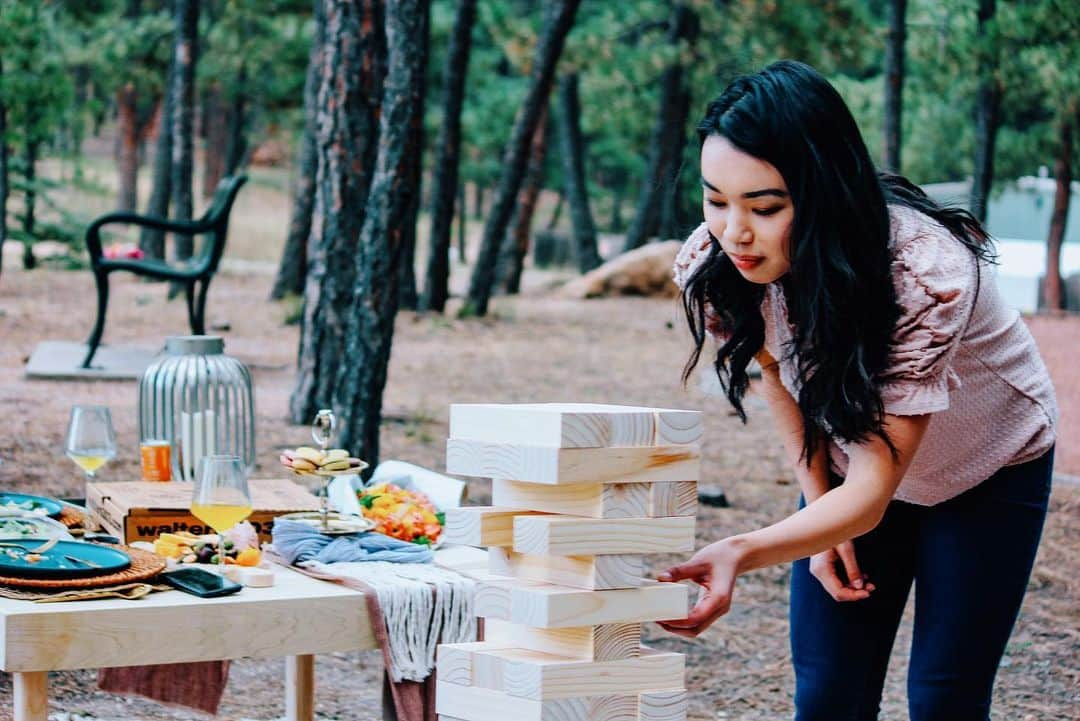 カレン・チェンさんのインスタグラム写真 - (カレン・チェンInstagram)「guess who won jenga! 😝(like for me OR comment for @campulk) . thank you sm to @lazulipicnics for this luxurious experience! be sure to check them out! ✨ . . 📸: @ttime_productions」9月6日 5時20分 - karebearsk8