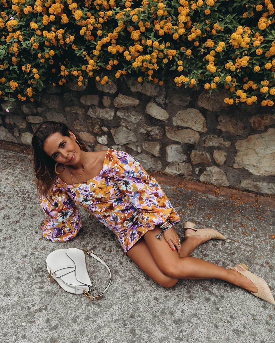 Collage Vintageのインスタグラム：「I have a thing with flowers 🌼🌺🌸」