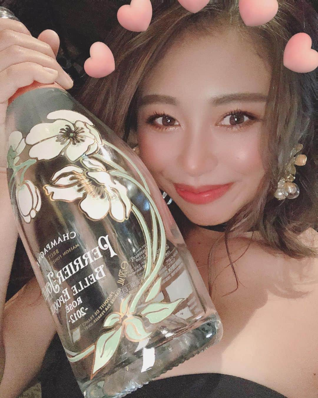 皐月めいさんのインスタグラム写真 - (皐月めいInstagram)「もはや嬉しさと酔いで 顔がトロトロ🥵💛🍾  一本１７万円もするけど 最高に美味しいやつ💛💛💛  #キャバクラ　#キャバ嬢　#皐月めい　#錦　#錦3丁目　#錦三　#selection #セレクション　#シャンパン　#べルエポック　#ドンペリ　#名古屋　#栄　#歌舞伎町 #すすきの　#北新地　#巨乳　#おっぱい　#乳スタグラム　#さつきめい　#私服　#私服キャバ嬢　#ベルロゼ　#ロゼ」9月6日 5時28分 - selection_mei