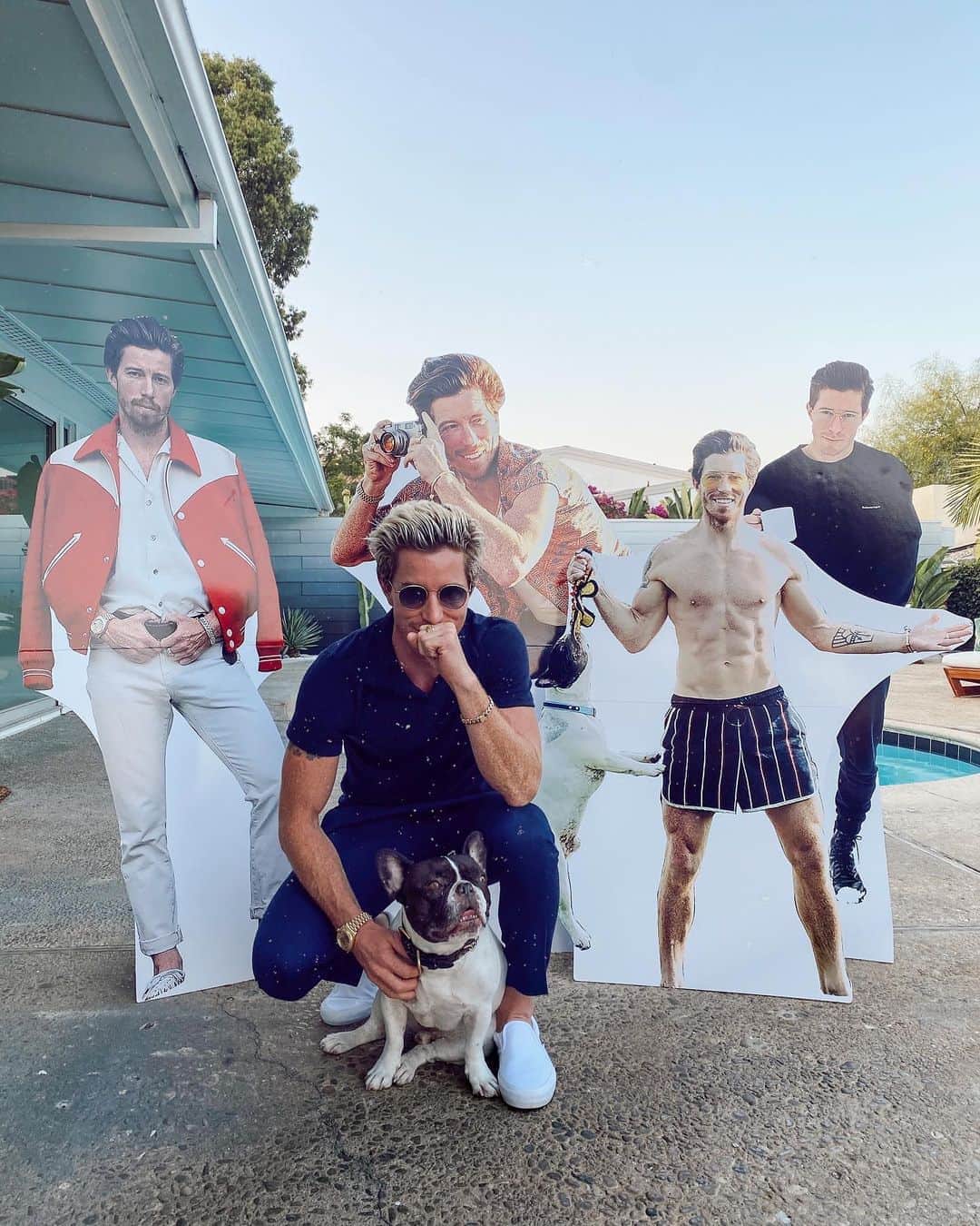 ショーン・ホワイトのインスタグラム：「Big turn out for my birthday!! 34 never looked so good!! Really want to thank everyone for coming out @shaunwhite @shaunwhite @shaunwhite @shaunwhite love you guys🥰🥳」