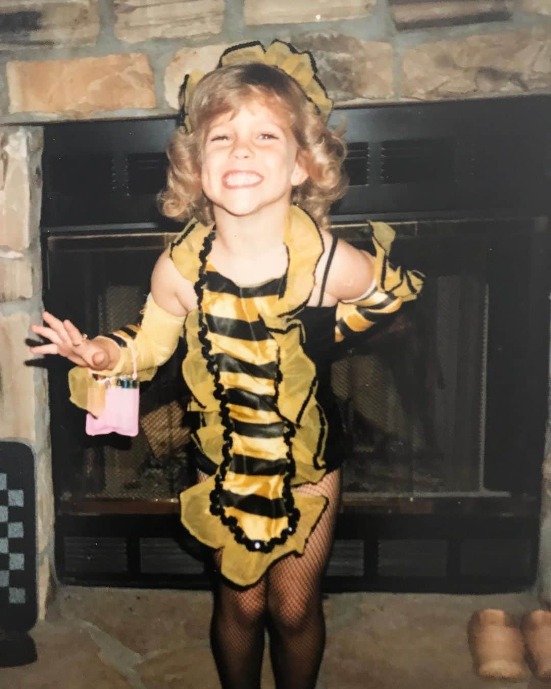ライアン・ハンセンさんのインスタグラム写真 - (ライアン・ハンセンInstagram)「Happy Birthday to my favorite person in the universe....Amy Honeybee Hansen❤️❤️❤️❤️ (Amy had no middle name so when she was 5 she picked Honeybee!)  I LOVE YOU 🍯 🐝」9月6日 5時50分 - hiryanhansen