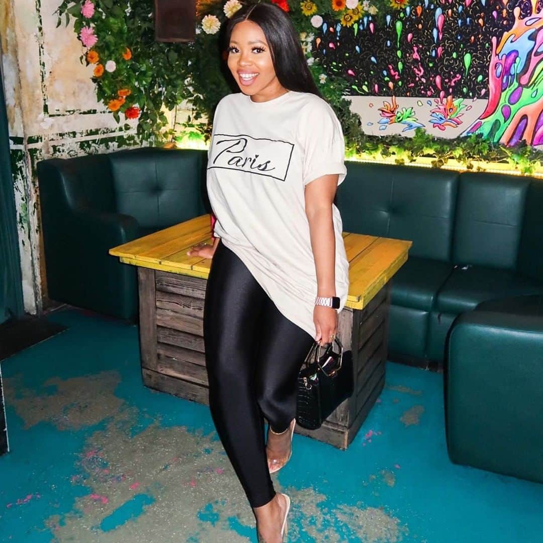 のインスタグラム：「It's 10s 👏🏻 across 👏🏽 the board! 👏🏾 @stwfblog in the tricot legging. Link in Bio. Tag us for a feature.  . . #AmericanApparel #SummerBasics #AATricotegging #OOTDInspo」