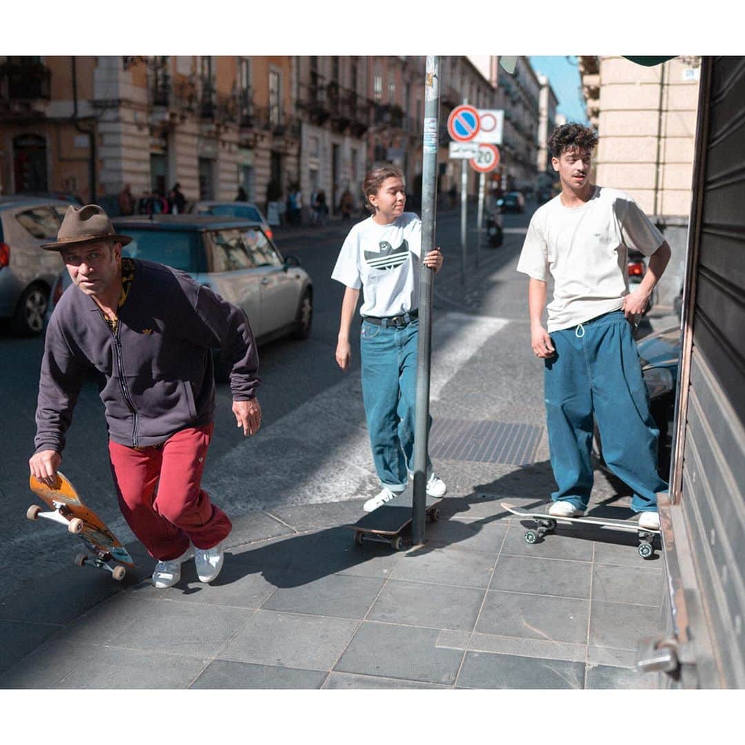 adidas Skateboardingのインスタグラム：「Shmoofoil /// A Mark Gonzales signature collection landing in stores now and online at adidas.com/skateboarding • #adidasSkateboarding #MarkGonzales #Shmoofoil」