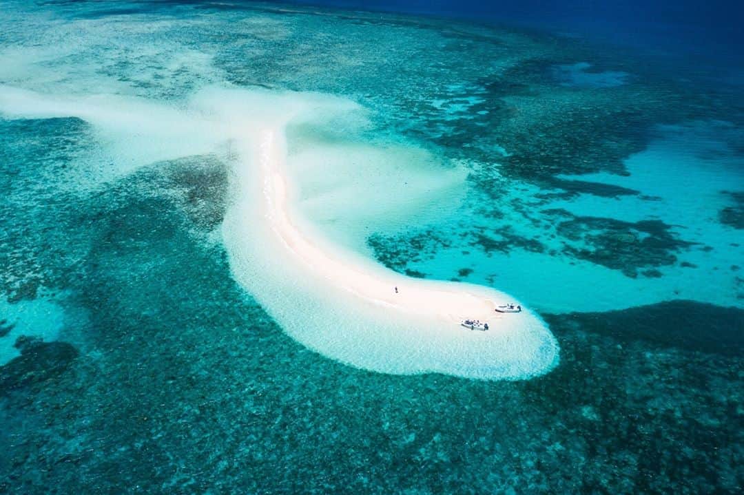 Costa Sunglassesのインスタグラム：「Destination Downunder. 📷: @aussieflyfisher @flyfishingfilmtour #SeeWhatsOutThere #BornOnTheWater」