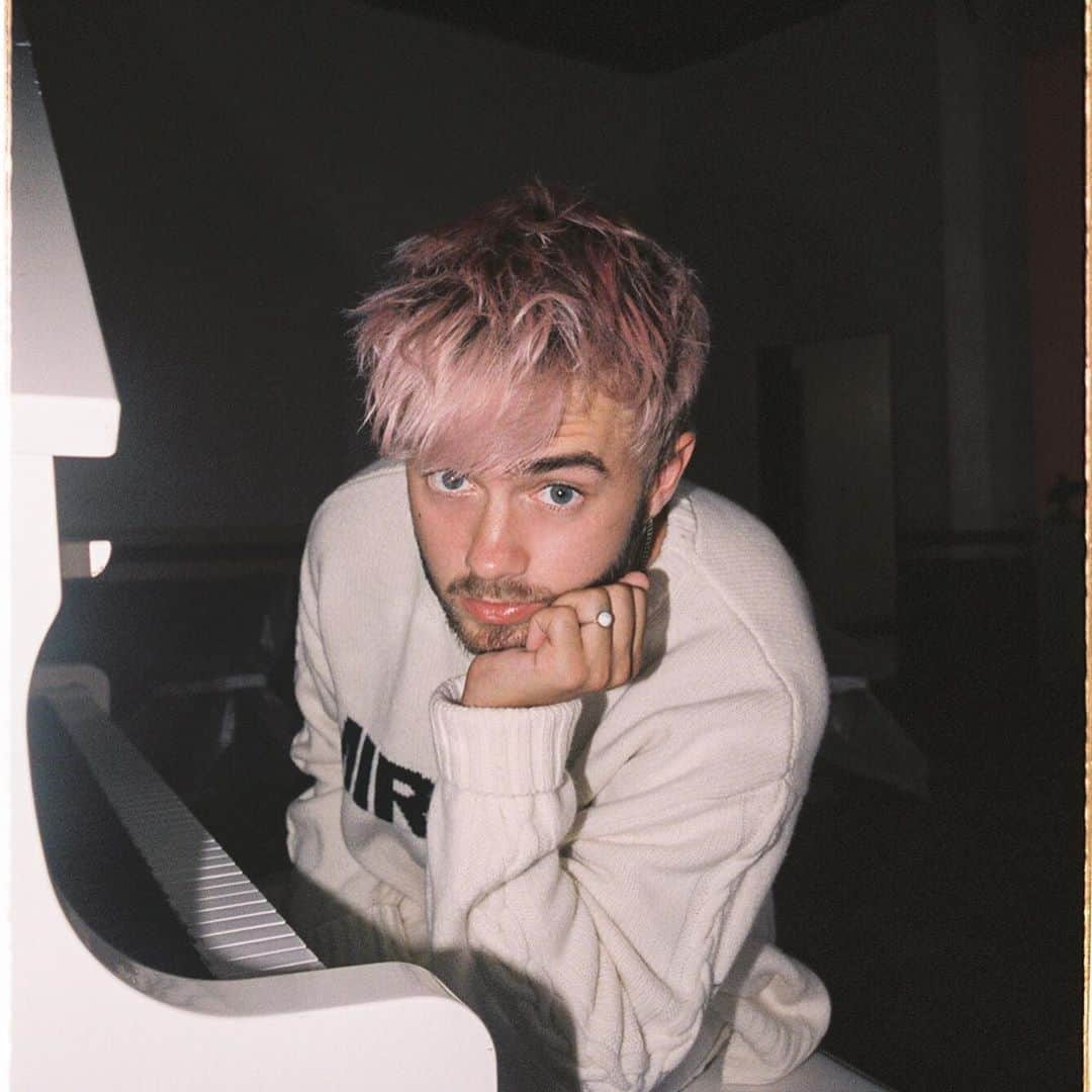 ジャック・ジョンソンのインスタグラム：「What did you think of the YOU LIE video?? (📷: @emmafaukner)」
