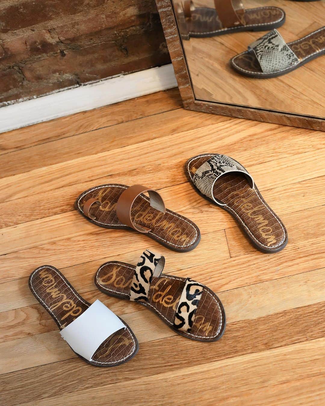のインスタグラム：「Our best-selling bottom  Tap to shop the G SERIES  #SamEdelman」