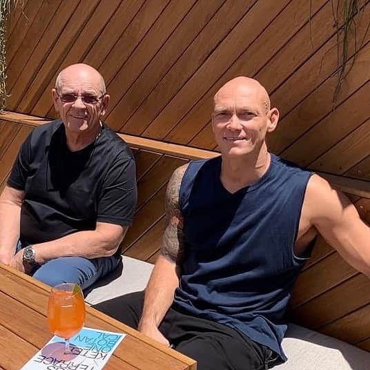 のインスタグラム：「Happy Father’s Day Tata Klim... love you loads @wojtek.klim ! To all the other fathers out there hope you get spoiled rotten! #fathersday #klims」