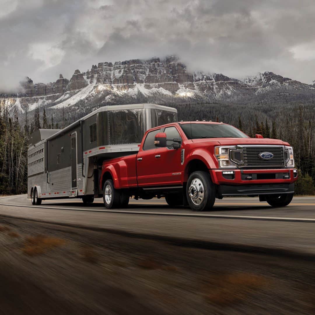 Fordさんのインスタグラム写真 - (FordInstagram)「We'll be ready to come back and do it all over again next year. #KyDerby . #Ford #FordTrucks #SuperDuty #BuiltFordTough」9月6日 8時24分 - ford