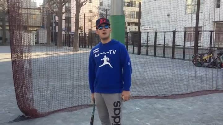 のインスタグラム：「・ 【少年野球ウザい保護者あるある】 監督の指導法に毎回 口出しするウザい保護者w ・ #野球 #野球部 #少年野球 #あるある #少年野球あるある #守備 #ノック #保護者 #監督がやりずらいパターンw #劇団ムコウズ #ムコウチルドレン」