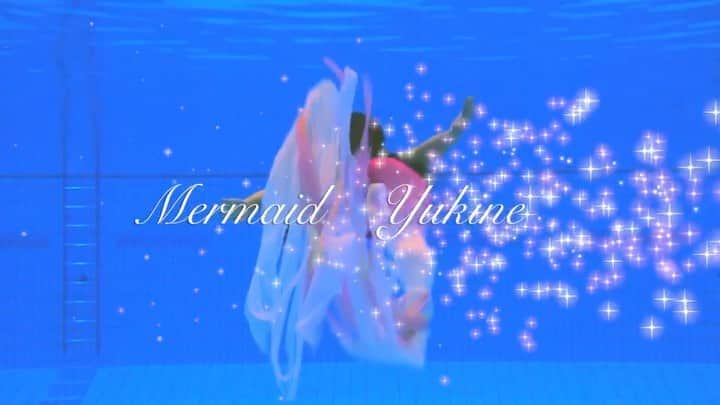 舘林佳史のインスタグラム：「これぞ泳ぐ芸術作品❣️﻿ ﻿ ずっとやりたかった水中シンクロマーメイド╰(*´︶`*)╯ ﻿ ﻿ シンクロナイズドスイミングの選手で衣装も自作で作れちゃうYukineさん💖﻿ ﻿ @yukinecostume﻿ ﻿ 写真のついでに動画も作っちゃいました(´∀｀*)✨   いつか水族館でもやりたいです‼️﻿ ﻿ 妖精・女神・映画やドラマの様な物語の主人公になれる#ドラマティックストーリーフォト#美人彩華#アートフォトモデル募集﻿ ﻿ ﻿ 誰でも物語の主人公になれるをキャッチコピーにドラマや映画の物語のワンシーンの様なDramaticStoryPhotと言う名前で活動作品作りをしています。﻿ ﻿ 大好評のドラマティックフォトのご依頼はこのクオリティーで30000円〜(ほぼ諸経費)で受け賜わっています)^o^( ﻿ ﻿ 素敵な作品を一緒に作りたい！コラボレーションしたい 美容師・メイクアップアーティストさん ・服飾デザイナーさんクリエイターさんも随時募集中です✨﻿ ﻿ お姫様になりたい👸物語の主人公になってみませんか^ ^⁉︎.﻿ ﻿ ﻿ たった一枚の写真で人生が変わる‼️﻿ ﻿ ﻿ ✨作品作り体験モデルに興味がある方 ドラマティックフォト依頼 撮影依頼 体験モデル募集﻿ ﻿ ①お名前②地域③年齢④身長⑤LINE ID⑥応募理由やお問い合わせ内容⑦最近の髪型スタイルの分かる写真をDMまたはメール下さい✨﻿ ﻿ 📩contact@dramaticphoto.jp﻿ ﻿ モデル宣材撮影 コンポジ Book作り プロフィール撮影 ブライダルフォト記念撮影 衣装レンタル 成人式 着物 ドレスロケーションフォト スチール サロンモデル撮影 写真集等撮影のご依頼何でもお気軽にお問い合わせDM下さい✨📩 .﻿ ༚┈❁┈༚༝༝༚┈❁┈༚༝༝༚┈❁┈༚༝༝༚┈❁┈﻿ #人魚#マーメイド#シンクロ#シンクロナイズドスイミング#コスチューム#プリンセス#ディズニー﻿ #プロモーション撮影#birthdayparty #ドラマティックストーリーフォト#インスタ映え#作品作り #撮影依頼#シューティング#撮影依頼募集中 #ファインダー越しの私の世界 #写真を撮るのが好きな人と繋がりたい  #ストロビスト#ポートレート#ポートレートモデル#モデル募集#被写体#カメラマン#フォトグラファー#photographer」