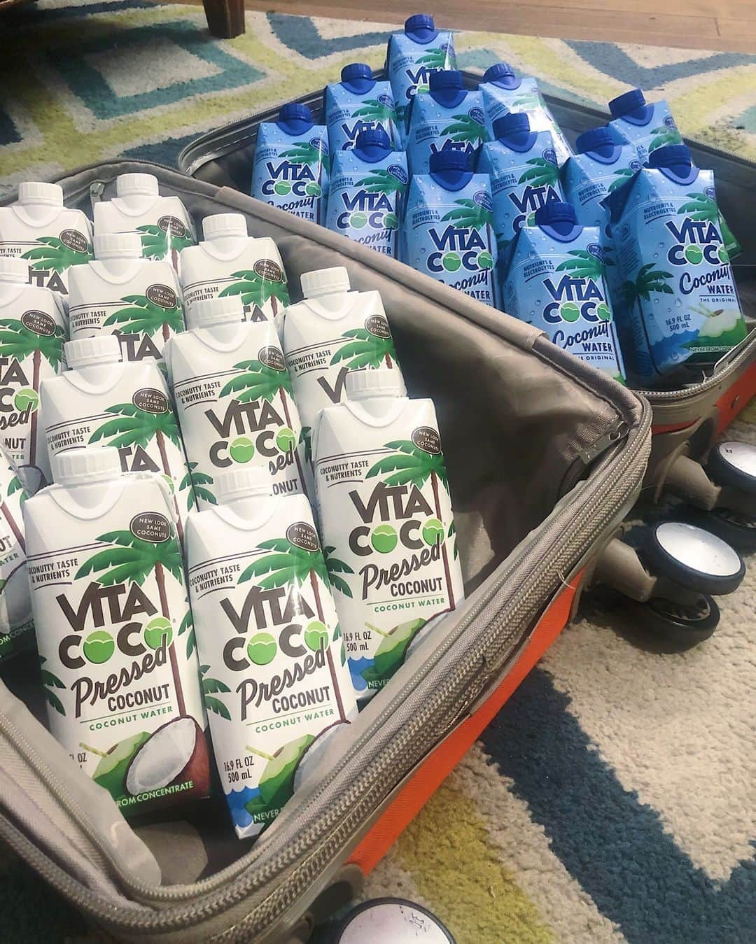 Vita Coco Coconut Waterのインスタグラム：「Going away for the long weekend? Pack accordingly.」