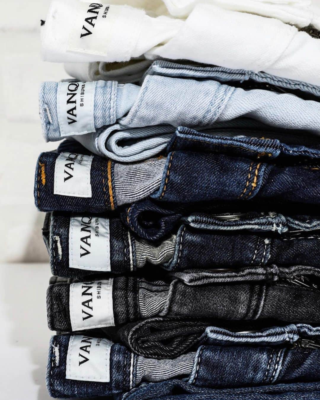 ヴァンキッシュのインスタグラム：「VANQUISH “Skinny Denim” Drop Japan Product」