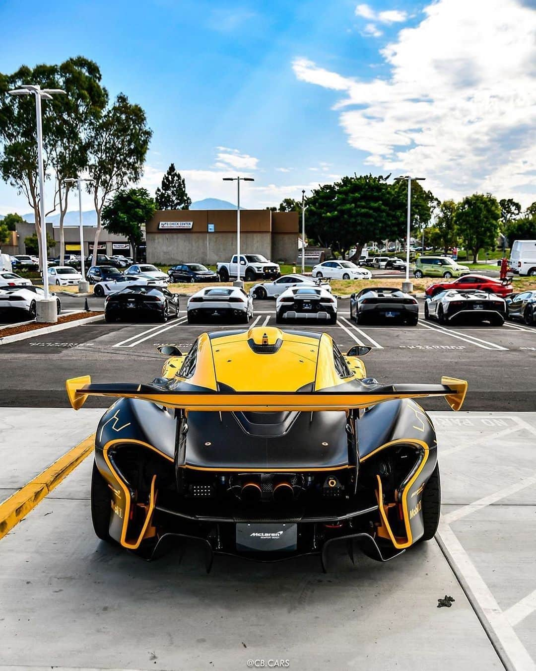 CarsWithoutLimitsさんのインスタグラム写真 - (CarsWithoutLimitsInstagram)「McLaren P1 GTR Photos @cb.cars  #carswithoutlimits #mclaren #p1gtr」9月6日 11時13分 - carswithoutlimits