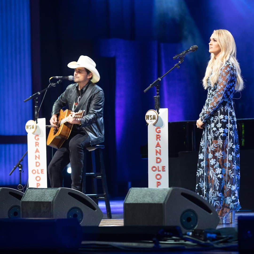 キャリー・アンダーウッドさんのインスタグラム写真 - (キャリー・アンダーウッドInstagram)「Always an honor to play the @opry ...especially with someone like @bradpaisley ! The circle remains unbroken. ❤️ #Home #GrandOleOpry #Blessed」9月6日 11時24分 - carrieunderwood