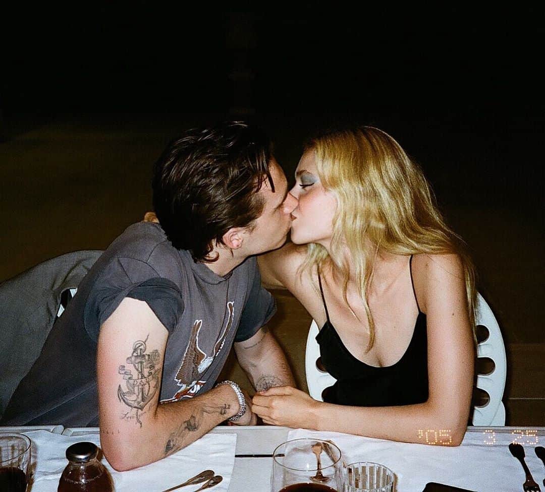 ニコラ・ペルツさんのインスタグラム写真 - (ニコラ・ペルツInstagram)「tb to prom night 💿」9月6日 11時25分 - nicolaannepeltzbeckham