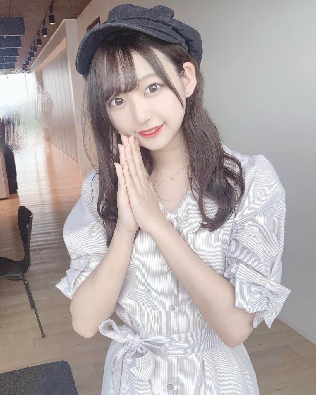 町田穂花のインスタグラム：「. . 今日のお洋服〜🍂 . キャスケット被ってみたよ♡ . このワンピース形が大人っぽくて好きなんだ🥰 . ‪‪❤︎‬onepiece @miia_official . #miia #私服 #量産型 #量産型ファッション #量産型コーデ #ガーリーコーデ #他撮り #自撮り界隈 #キャスケット」