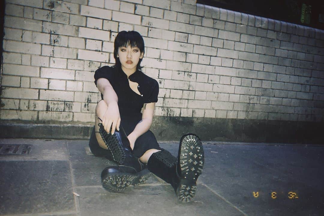アンダーグラウンドのインスタグラム：「Nicole wears the Original Steel Cap Gripper, 20 eyelets worth leather boot with internal steel cap and rubber sole.⁠ Algender from our Online store and shipping world.⁠ ⁠ ⁠ #UndergroundEngland #UndergroundShoes #Underground #SteelToe #SteelToeBoots #SteelCaps #SteelCapBoots #LaceUpBoots #algender #Comabtboots #militaryboots #grungeboots #Steelcapboots #steelcaps #combatboots #grungeboots #militaryboots #leatherboots」